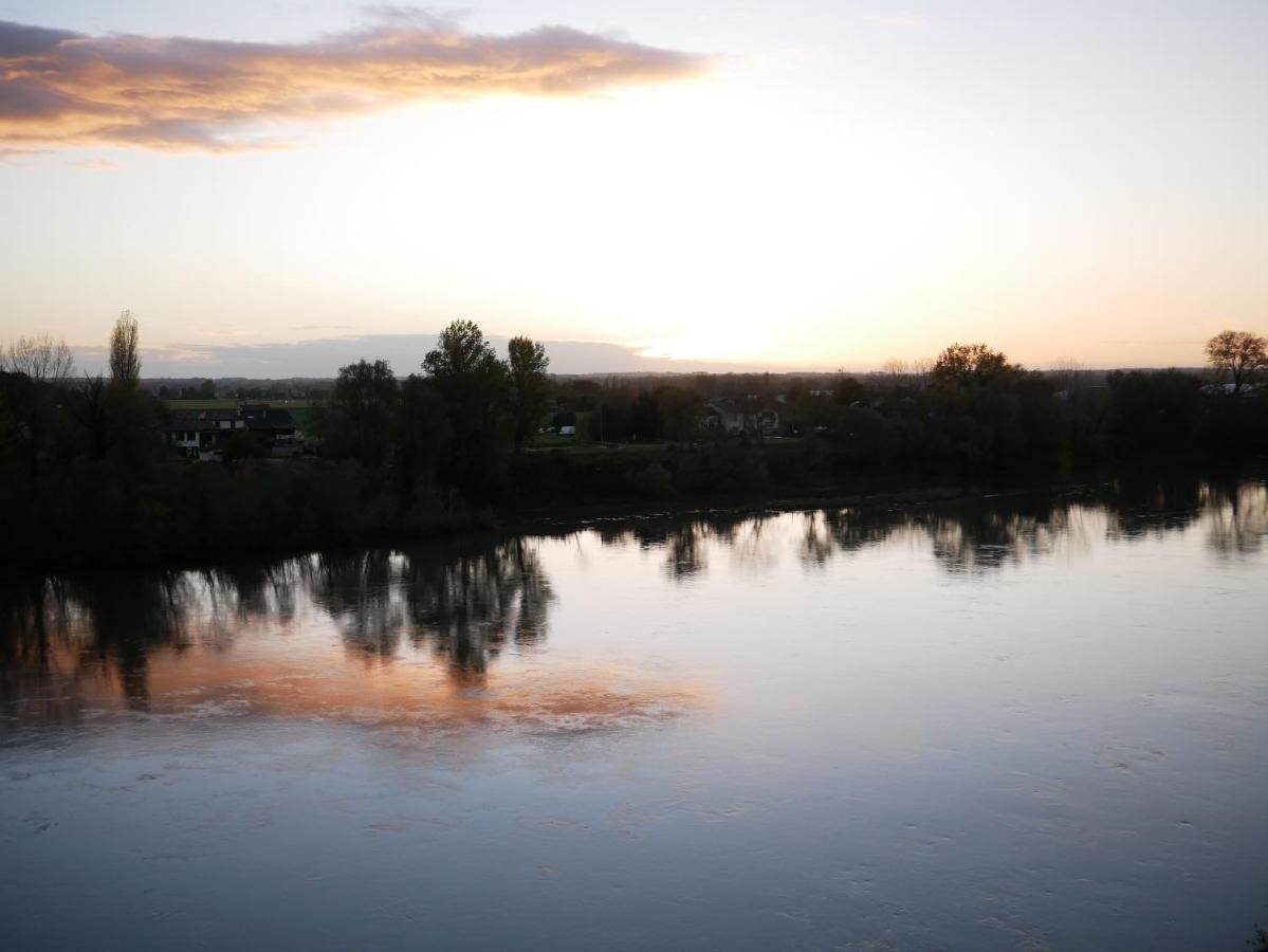 Hotel Restaurant Cote Garonne Le Balcon Des Dames - Tonneins Fauillet Marmande - Vue Panoramique Bord De Garonne Chambres Climatisees Exterior foto