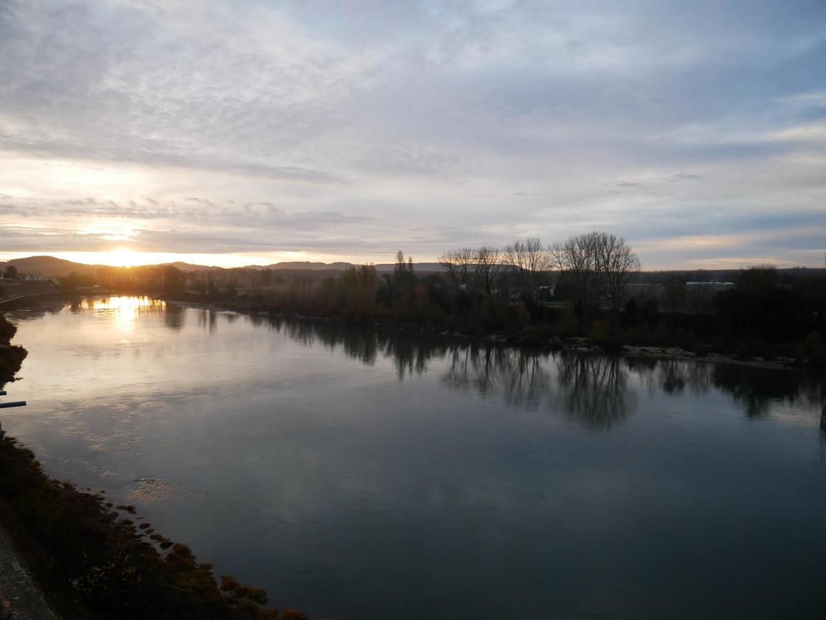 Hotel Restaurant Cote Garonne Le Balcon Des Dames - Tonneins Fauillet Marmande - Vue Panoramique Bord De Garonne Chambres Climatisees Exterior foto