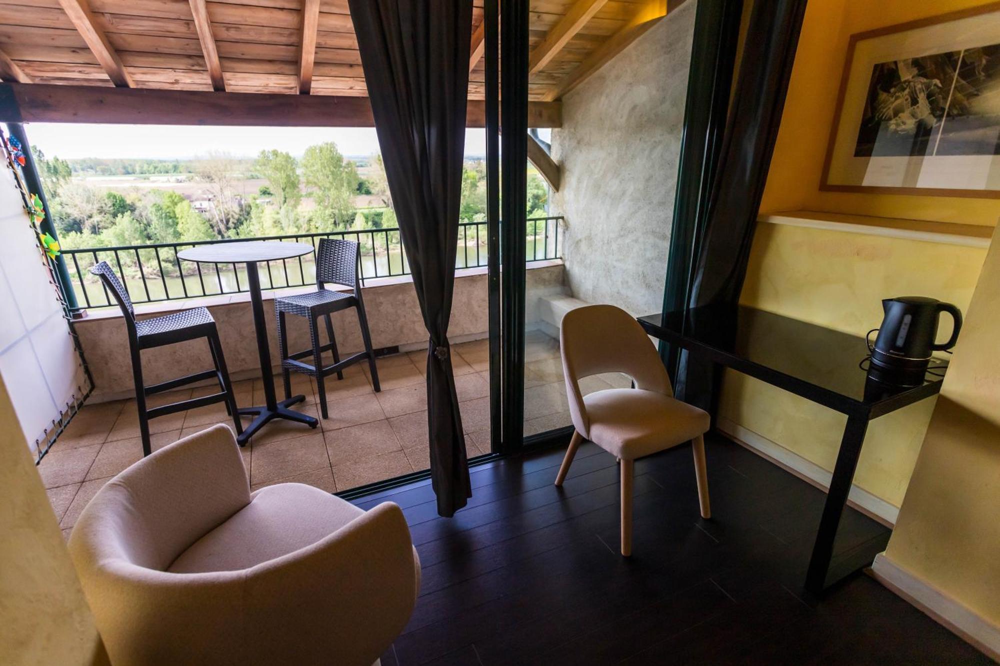 Hotel Restaurant Cote Garonne Le Balcon Des Dames - Tonneins Fauillet Marmande - Vue Panoramique Bord De Garonne Chambres Climatisees Exterior foto